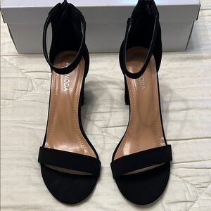 TOP Moda Black Stiletto Heels with Ankle Strap